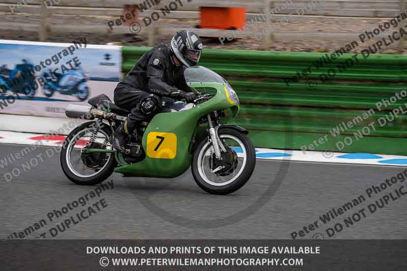 Vintage motorcycle club;eventdigitalimages;mallory park;mallory park trackday photographs;no limits trackdays;peter wileman photography;trackday digital images;trackday photos;vmcc festival 1000 bikes photographs
